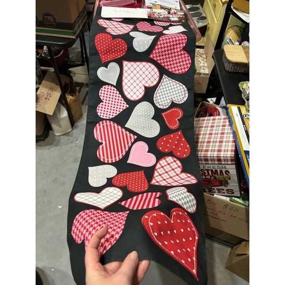 Nicole Miller heart table runner 14x48 NWT - Picture 1 of 6